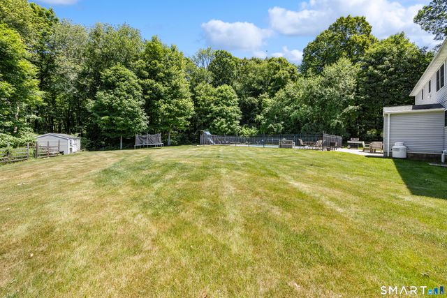 11 Coachlight Circle, Prospect, CT 06712