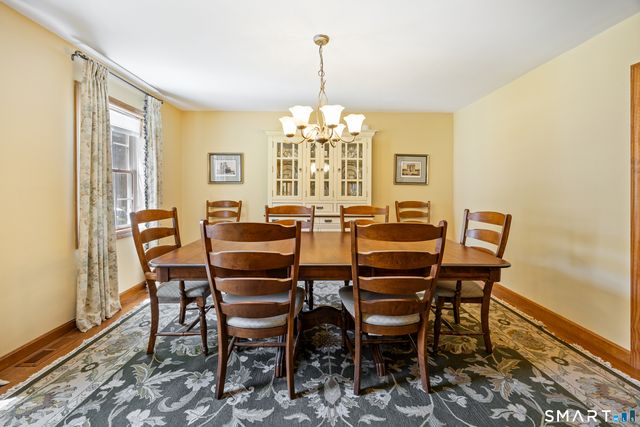 11 Coachlight Circle, Prospect, CT 06712