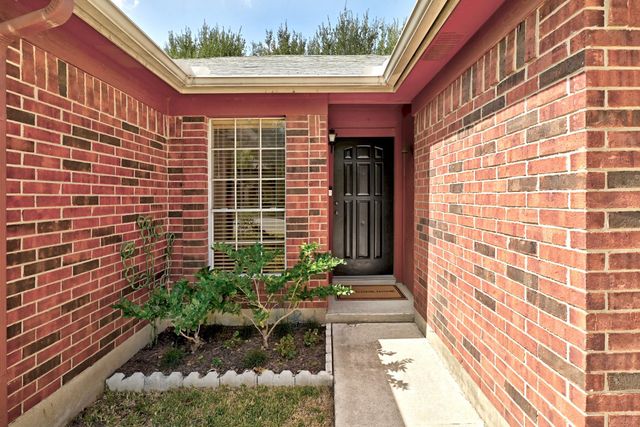 630 Masonwood DR, Kyle, TX 78640