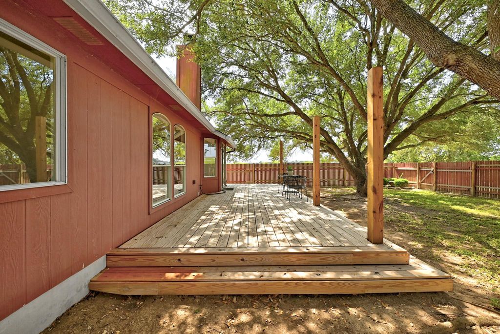 630 Masonwood DR, Kyle, TX 78640