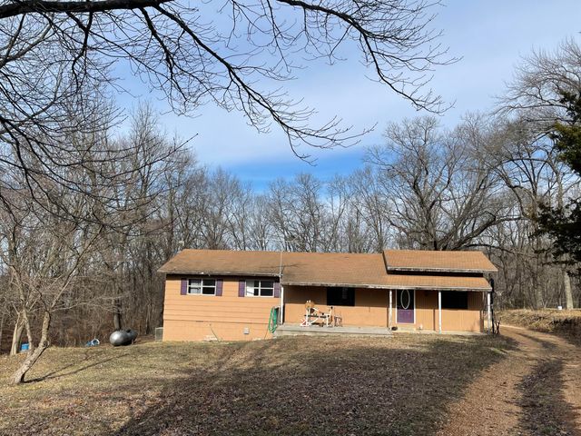 1356 Farm Road 2272, Washburn, MO 65772