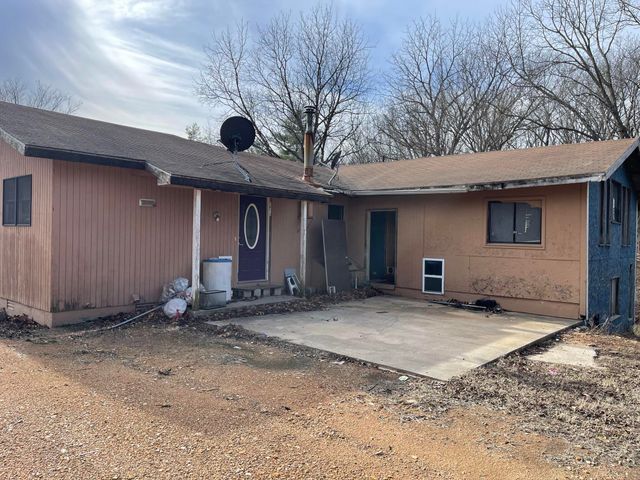 1356 Farm Road 2272, Washburn, MO 65772