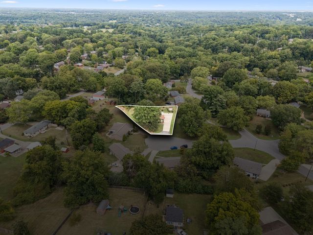 1877 Pardue Ct, Clarksville, TN 37043