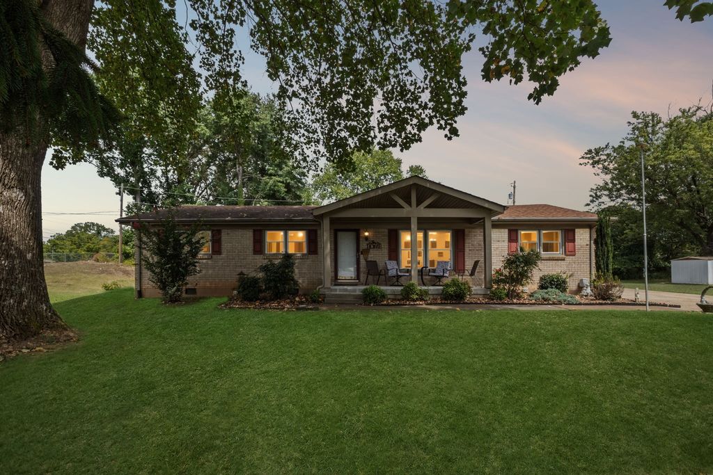 1877 Pardue Ct, Clarksville, TN 37043