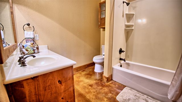 4509 Lazy E Road, St Jo, TX 76265