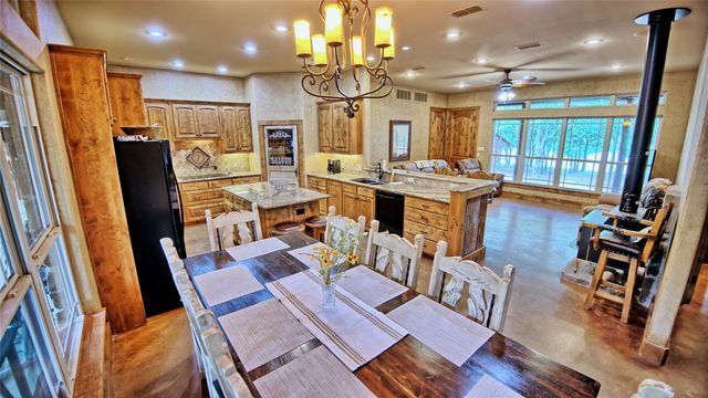 4509 Lazy E Road, St Jo, TX 76265