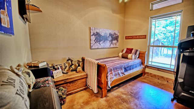 4509 Lazy E Road, St Jo, TX 76265