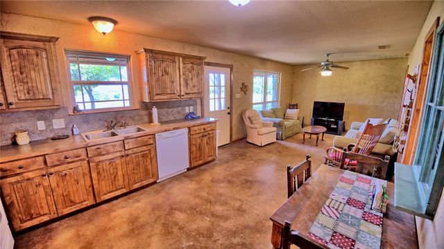4509 Lazy E Road, St Jo, TX 76265