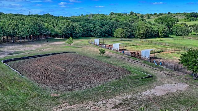 4509 Lazy E Road, St Jo, TX 76265