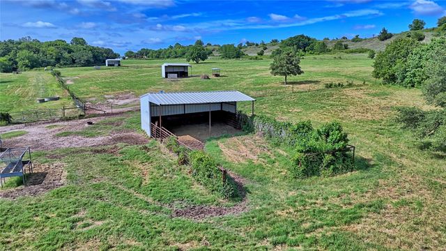 4509 Lazy E Road, St Jo, TX 76265
