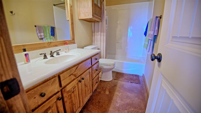 4509 Lazy E Road, St Jo, TX 76265