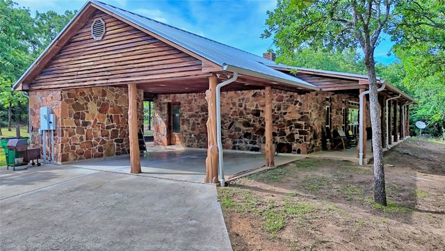 4509 Lazy E Road, St Jo, TX 76265
