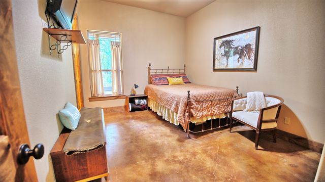 4509 Lazy E Road, St Jo, TX 76265