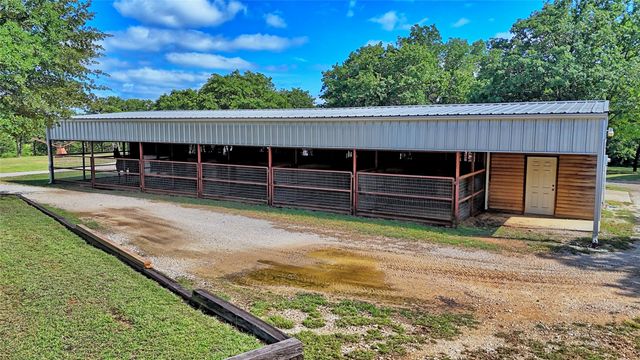 4509 Lazy E Road, St Jo, TX 76265