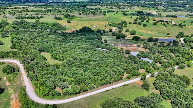 4509 Lazy E Road, St Jo, TX 76265