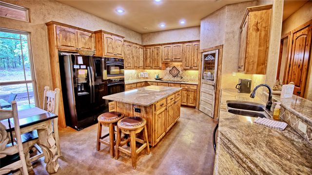 4509 Lazy E Road, St Jo, TX 76265