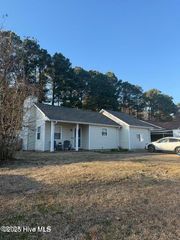 1021 Spring Villa Drive, Jacksonville, NC 28540