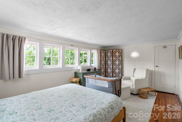 60 Annandale Avenue, Asheville, NC 28801