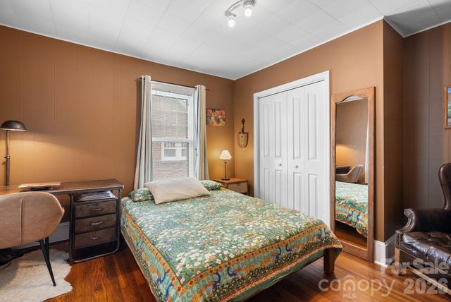 60 Annandale Avenue, Asheville, NC 28801