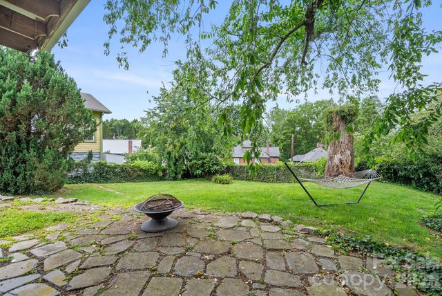 60 Annandale Avenue, Asheville, NC 28801