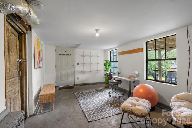 60 Annandale Avenue, Asheville, NC 28801