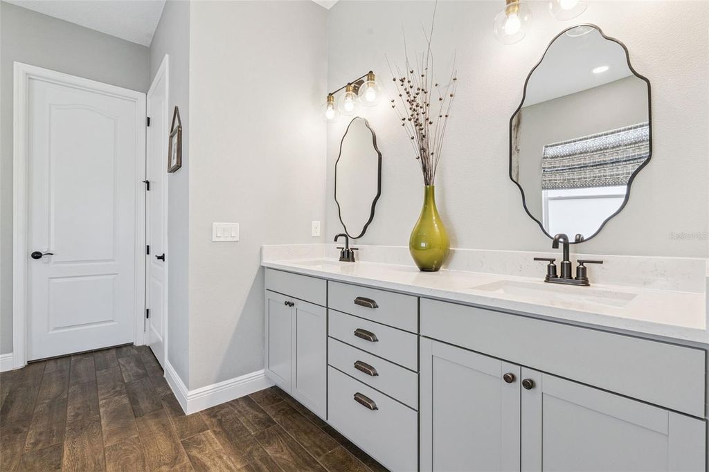 Image 21 of property listing at 15306 GILLIGAN COURT, Winter Garden, FL 34787