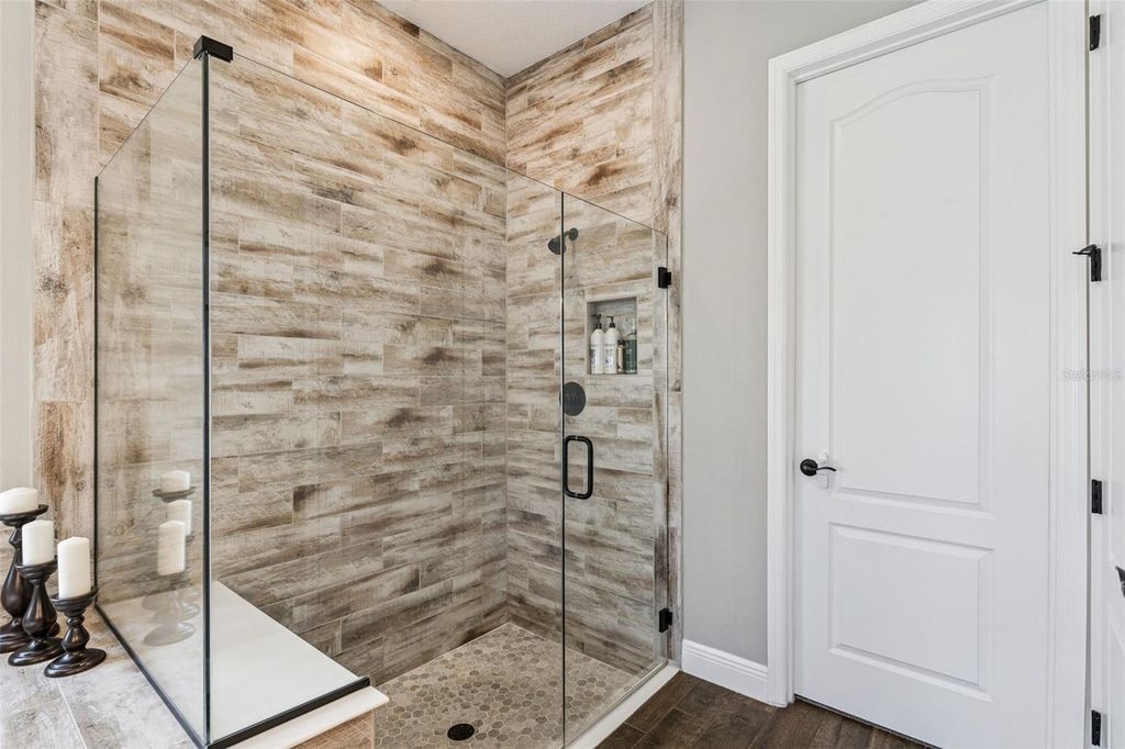 Image 22 of property listing at 15306 GILLIGAN COURT, Winter Garden, FL 34787