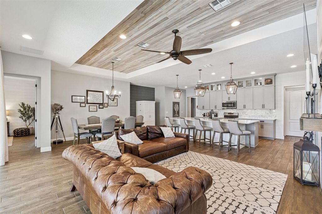 Image 9 of property listing at 15306 GILLIGAN COURT, Winter Garden, FL 34787