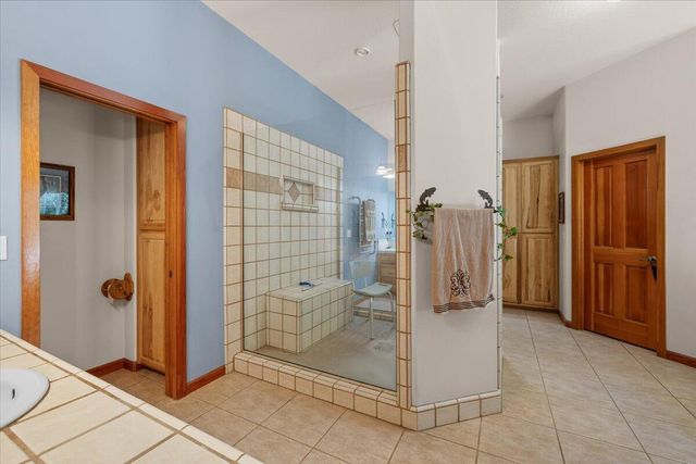 196 Pooh Lane, Grants Pass, OR 97526