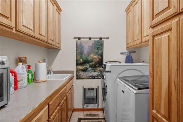 196 Pooh Lane, Grants Pass, OR 97526