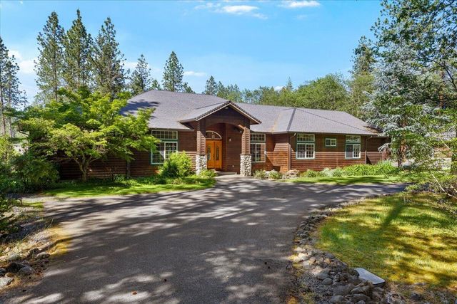 196 Pooh Lane, Grants Pass, OR 97526