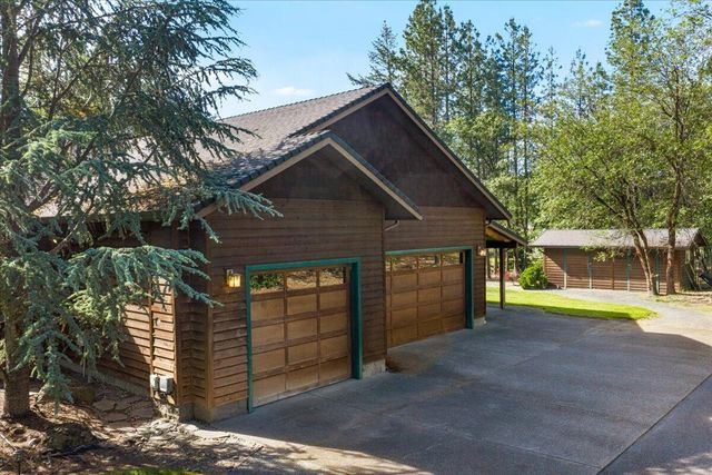 196 Pooh Lane, Grants Pass, OR 97526