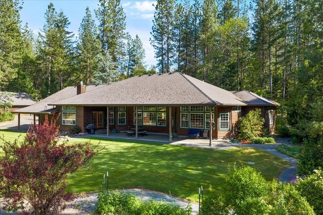 196 Pooh Lane, Grants Pass, OR 97526