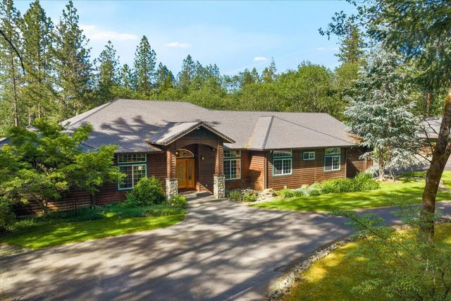 196 Pooh Lane, Grants Pass, OR 97526