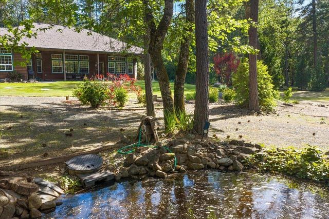 196 Pooh Lane, Grants Pass, OR 97526