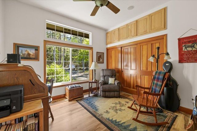 196 Pooh Lane, Grants Pass, OR 97526