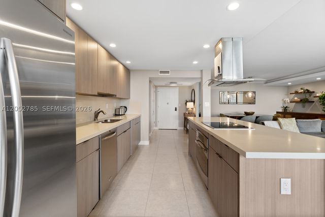 1121 Crandon Blvd F403, Key Biscayne, FL 33149