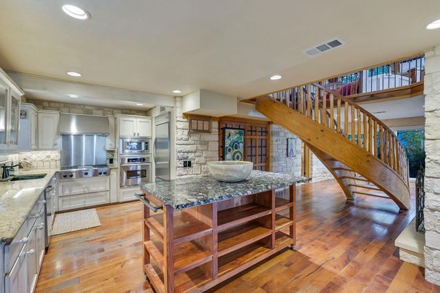 3911 Lago Vista DR, Austin, TX 78734