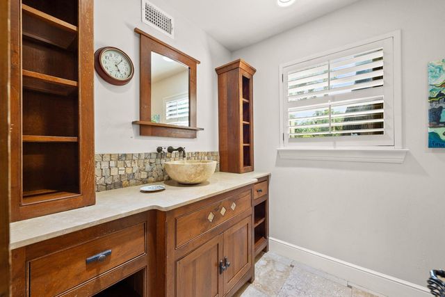 3911 Lago Vista DR, Austin, TX 78734