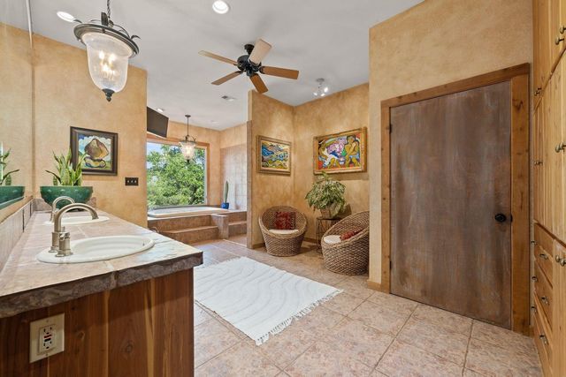 3911 Lago Vista DR, Austin, TX 78734