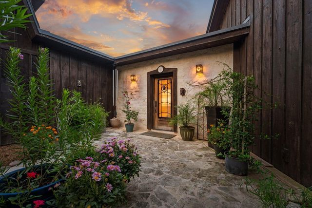 3911 Lago Vista DR, Austin, TX 78734