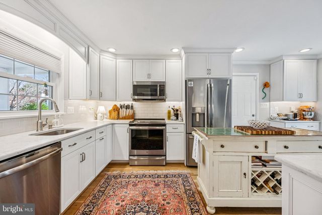 6223 LOCH RAVEN DR, Mclean, VA 22101