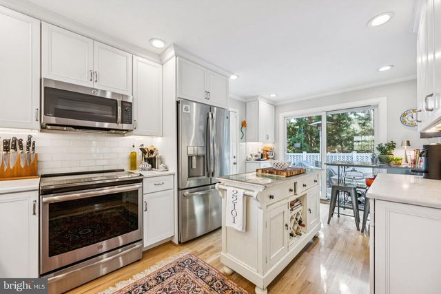 6223 LOCH RAVEN DR, Mclean, VA 22101