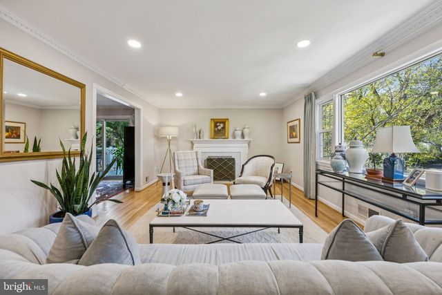 6223 LOCH RAVEN DR, Mclean, VA 22101