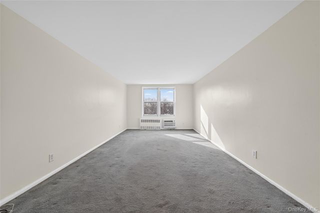 66-10 Thornton Place 4C, Rego Park, NY 11374