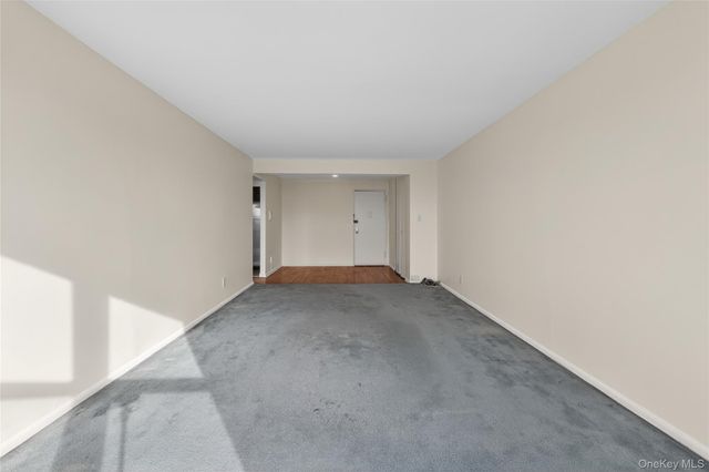 66-10 Thornton Place 4C, Rego Park, NY 11374