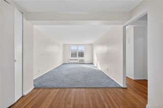 66-10 Thornton Place 4C, Rego Park, NY 11374
