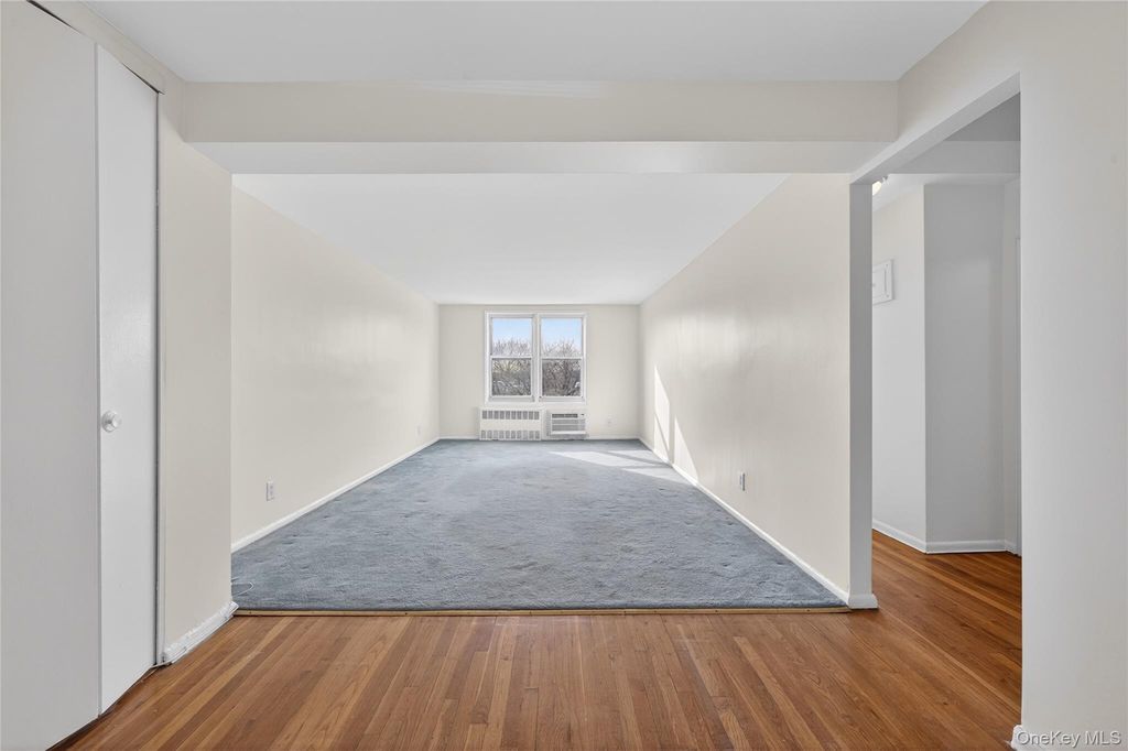 66-10 Thornton Place 4C, Rego Park, NY 11374