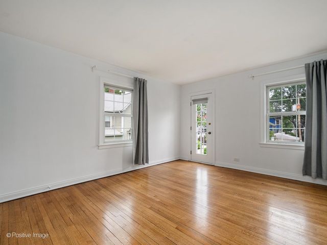 140 N Cuyler Avenue, Oak Park, IL 60302