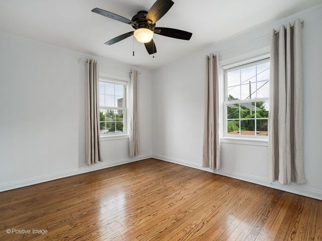 140 N Cuyler Avenue, Oak Park, IL 60302